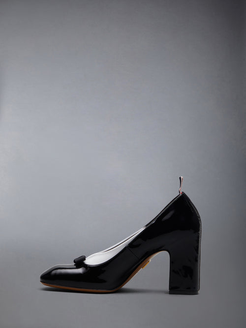 PATENT VITELLINO GOODDYEAR LEATHER SOLE BOW AND COLLAR HEEL COURT SHOES